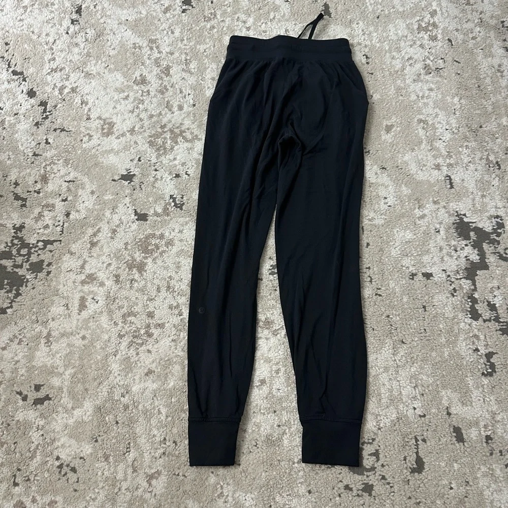 Lululemon Ready to Rulu High-Rise Jogger Size 2 - Black